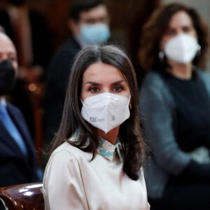 Le roi Felipe VI et la reine Letizia d'Espagne assistent à la 9e édition des "Honorary Ambassadors of the Brand Spain" au palais royal à Madrid, le 15 mars 2021.