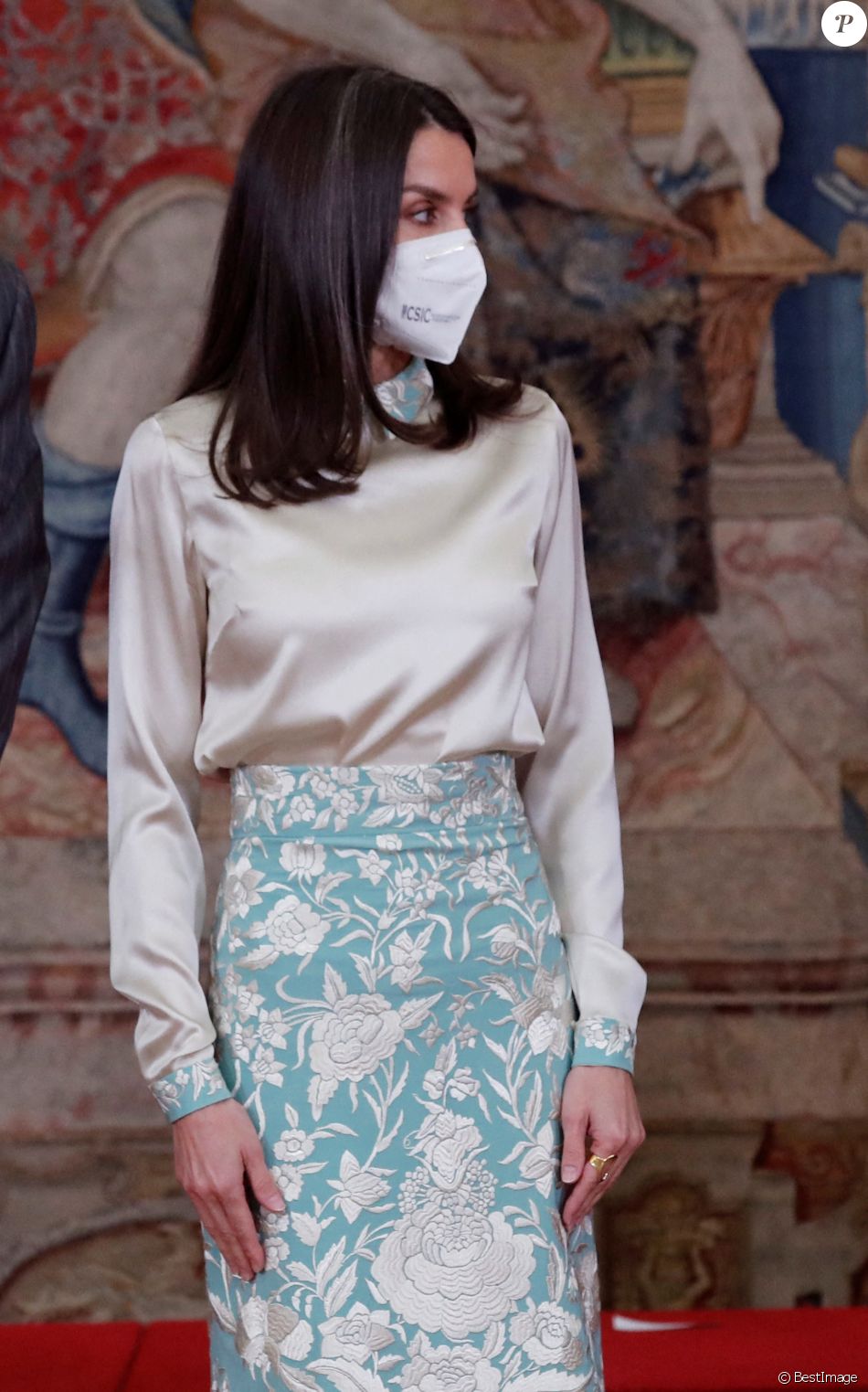 Le roi Felipe VI et la reine Letizia d'Espagne assistent à la 9e édition des "Honorary Ambassadors of the Brand Spain" au palais royal à Madrid, le 15 mars 2021.