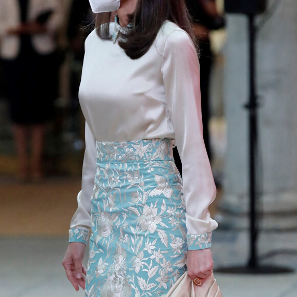 Le roi Felipe VI et la reine Letizia d'Espagne assistent à la 9e édition des "Honorary Ambassadors of the Brand Spain" au palais royal à Madrid, le 15 mars 2021.