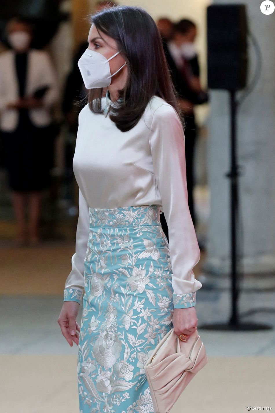 Le roi Felipe VI et la reine Letizia d'Espagne assistent à la 9e édition des "Honorary Ambassadors of the Brand Spain" au palais royal à Madrid, le 15 mars 2021.