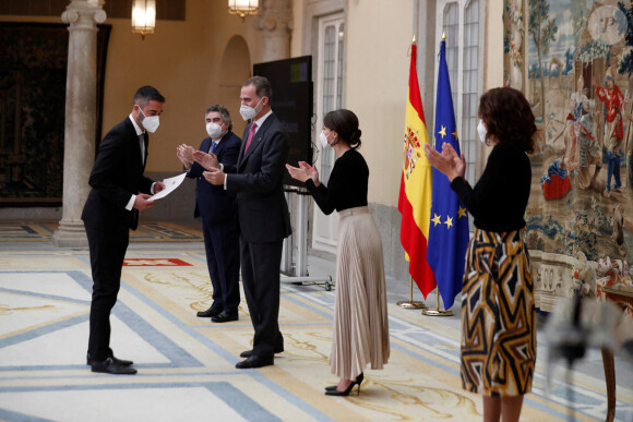 Le roi Felipe VI d'Espagne et la reine Letizia d'Espagne assistent à la cérémonie des National Sports Awards au Palais El Pardo à Madrid, Espagne, le 2 mars 2021.