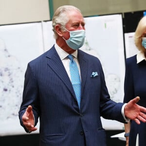 Le prince Charles, prince de Galles, et Camilla Parker Bowles, duchesse de Cornouailles, lors d'une visite au Skipton House, où ils rencontrent le personnel du NHS et du MOD impliqué dans le déploiement du vaccin à Londres, Royaume Uni, le 9 mars 2021.