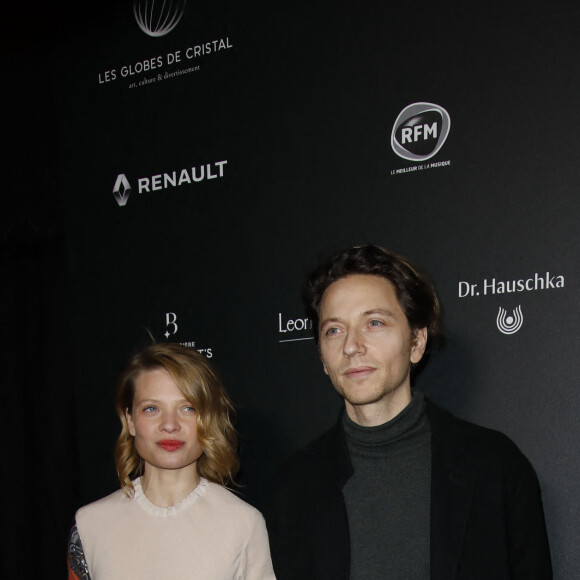 Mélanie Thierry et son compagnon Raphaël arrivent à la 14ème cérémonie des Globes de Cristal, à la salle Wagram à Paris, le 4 février 2019. © Marc Ausset-Lacroix/Bestimage 