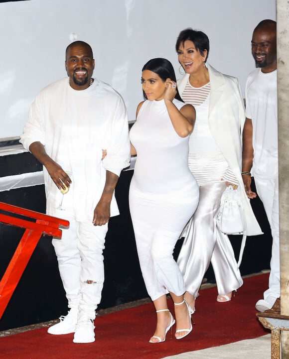 Exclusif -  Kim Kardashian, son mari Kanye West, Kris Jenner et son compagnon Corey Gamble - Anniversaire du joueur de basket de l'équipe de la NBA James Harden en présence de la famille Kardashian et de ses amis sur le bateau Hornblower à Marina del Rey, le 25 août 2015. Il fête de ses 26 ans. Tout le monde est vêtu en blanc pour l'occasion.