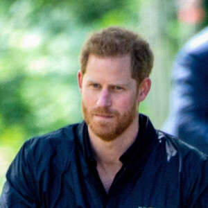 Le prince Harry, duc de Sussex fait du vélo dans le cadre de son déplacement à La Haye pour les Invictus Games. Le 9 mai 2019.