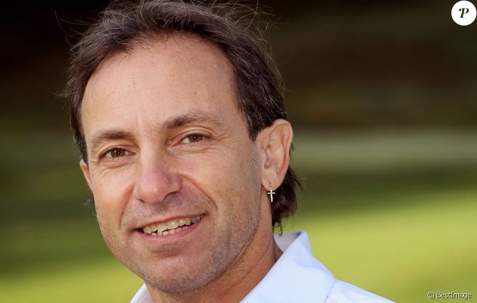Exclusif - Rendez-vous avec Philippe Candeloro (parrain de l'association "Golf pour tous") organisé par l'association "Balles Blanches" à l'occasion de la première édition du "Festival des programmes jeunesse" de Lourdes, le 23 octobre 2020.