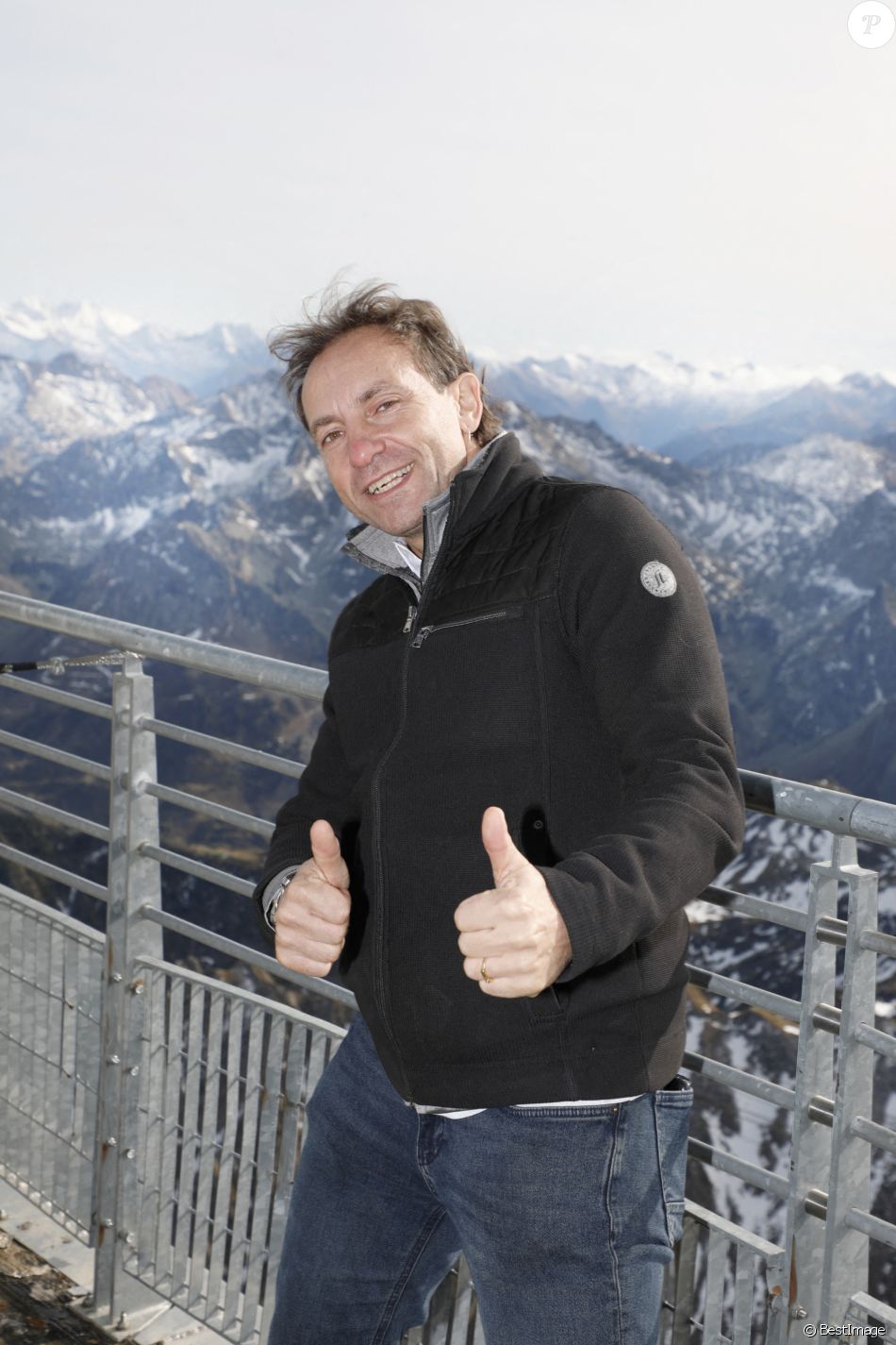 Exclusif - Philippe Candéloro - Les célébrités visitent le Pic du Midi à 3000 mètres d'altitude dans les Pyrénées lors du Festival Ecran Jeunesse 2020 à Lourdes le 22 octobre 2020. © Christophe Aubert via Bestimage