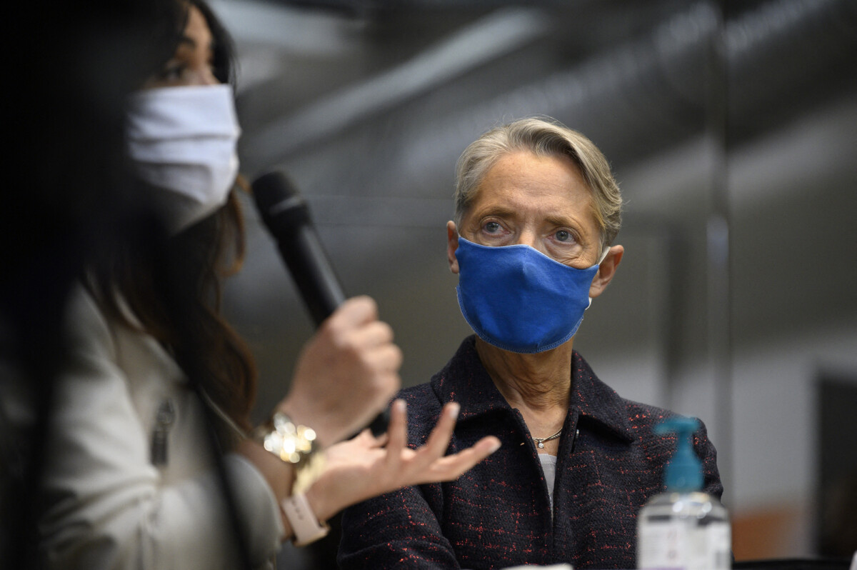 Photo : Elisabeth Borne, ministre du Travail, de l'Emploi et de l ...