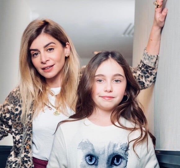 Julie Zenatti et sa fille Ava sur Instagram. Le 8 mars 2021.