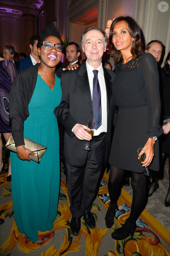 Claudia Tagbo, Philippe Chevallier et Karine Le Marchand au dîner de gala de la première édition des prix "les Stéthos d'Or" à l'hôtel George V à Paris le 13 mars 2017. © Coadic Guirec/Bestimage