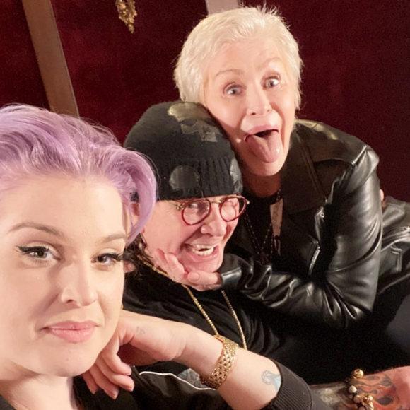 Kelly Osbourne et ses parents, Ozzy et Sharon Osbourne. Avril 2020.