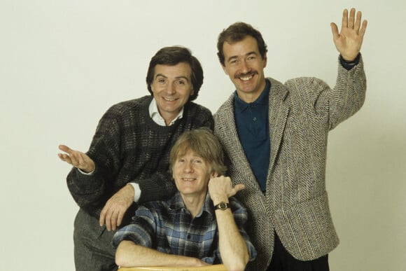 En France, à Paris, portrait en studio du groupe de comiques Les Charlots, Gérard Rinaldi, Gérard Fillipelli, Jean Sarrus le 31 janvier 1985.
