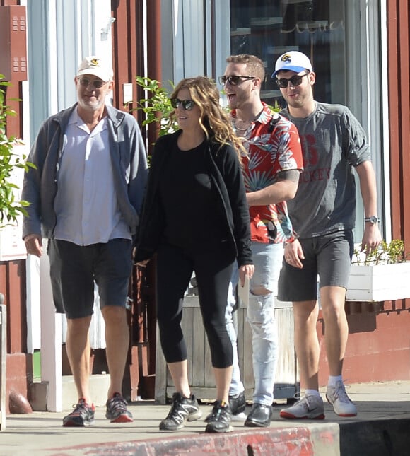 Exclusif - Tom Hanks et sa femme Rita Wilson se promènent avec leurs fils Chet et Truman à Los Angeles, le 29 janvier 2019.