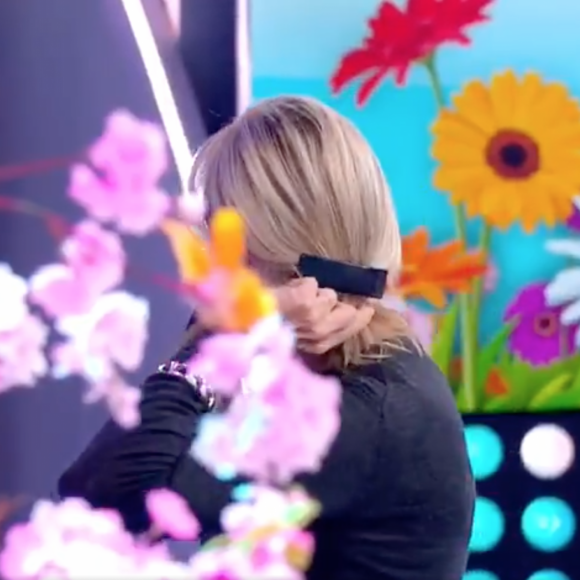 Chantal Ladesou a perdu ses extensions en pleine émission dans "Les 12 coups de midi", présentée par Jean-Luc Reichmann. Le 1er avril 2021.