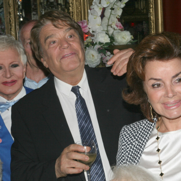 Bernard Tapie et sa femme Dominique - Michou fête ses 85 ans et les 60 ans de son cabaret à Paris le 20 juin 2016.