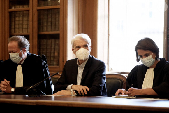 Exclusif - Bernard Tapie intervient lors de la promotion 2020 de la conférence des avocats du barreau de Paris, 11ème séance du premier tour, à la bibliothèque de l'ordre à Paris. Le 7 septembre 2020. © Dominique Jacovides / Bestimage