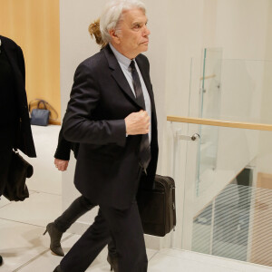 Exclusif - Bernard Tapie à la sortie de la 11ème chambre correctionnelle, 2ème section du tribunal de Paris accompagné de ses avocats H.Témime et J.Minkowski à Paris, France, le 1er avril 2019. © CVS/Bestimage