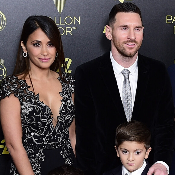 Lionel Messi, sa femme Antonella Roccuzzo et leurs fils Thiago et Mateo - Cérémonie du Ballon d'Or 2019 à Paris.. © JB Autissier / Panoramic / Bestimage