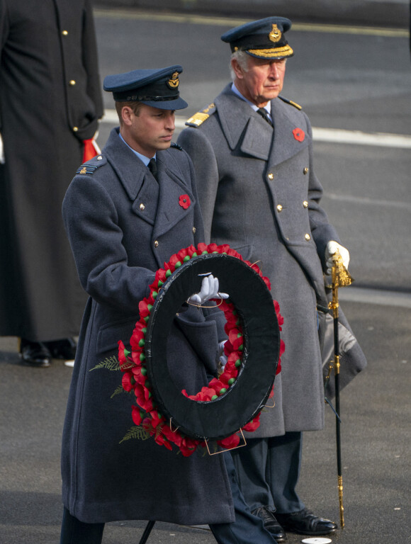 Le prince William, duc de Cambridge, le prince Charles, prince de Galles - La famille royale d'Angleterre lors de la cérémonie du souvenir au cénotaphe, à Whitehall, Londres le 8 novembre 2020.