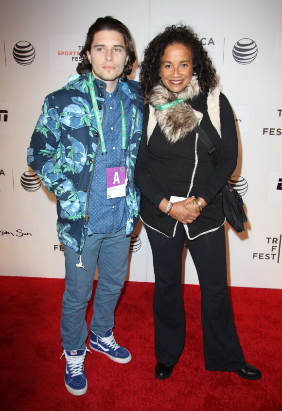 Rae Dawn Chong et Ronen Rubinstein lors de la première du film "When The Garden Was Eden" pendant le Festival du Film Tribeca à New York, le 17 avril 2014.