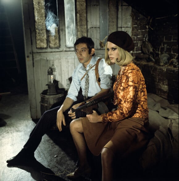 Serge Gainsbourg et Brigitte Bardot lors du duo pour la chanson "Bonnie and Clyde". Le 15 novembre 1967 © Bernard Leguay via Bestimage