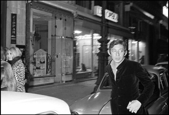 Brigitte Bardot et Serge Gainsbourg à Paris en 1967.