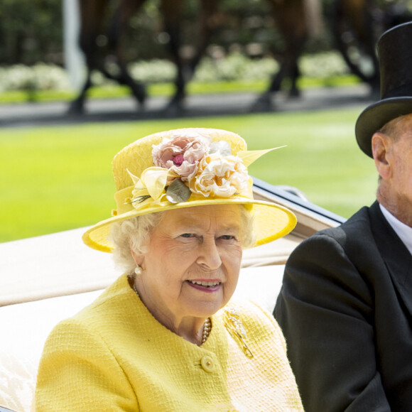La reine Elizabeth II d'Angleterre et le prince Philip, duc d'Edimbourg - La famille royale d'Angleterre assiste à la course hippique "Royal Ascot 2015" sur le champs de courses d'Ascot, le 19 juin 2015.