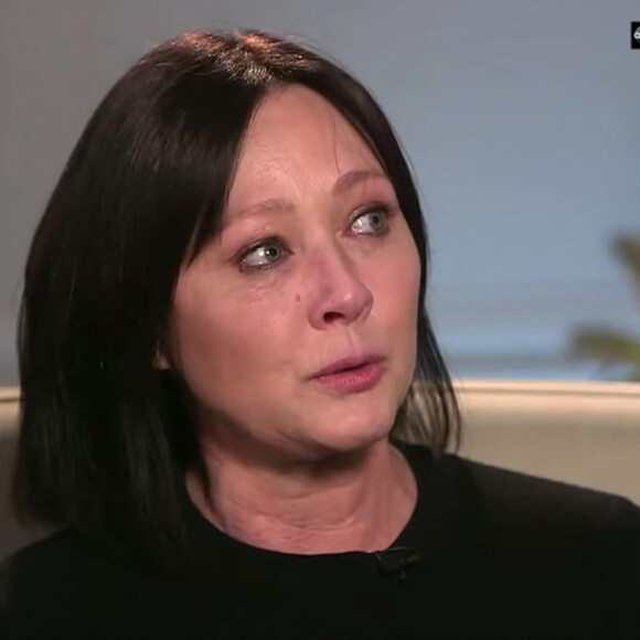 Shannen Doherty fond en larmes alors qu'elle annonce la rechute de son cancer du sein, stade 4, dans une interview de "Good Morning America".