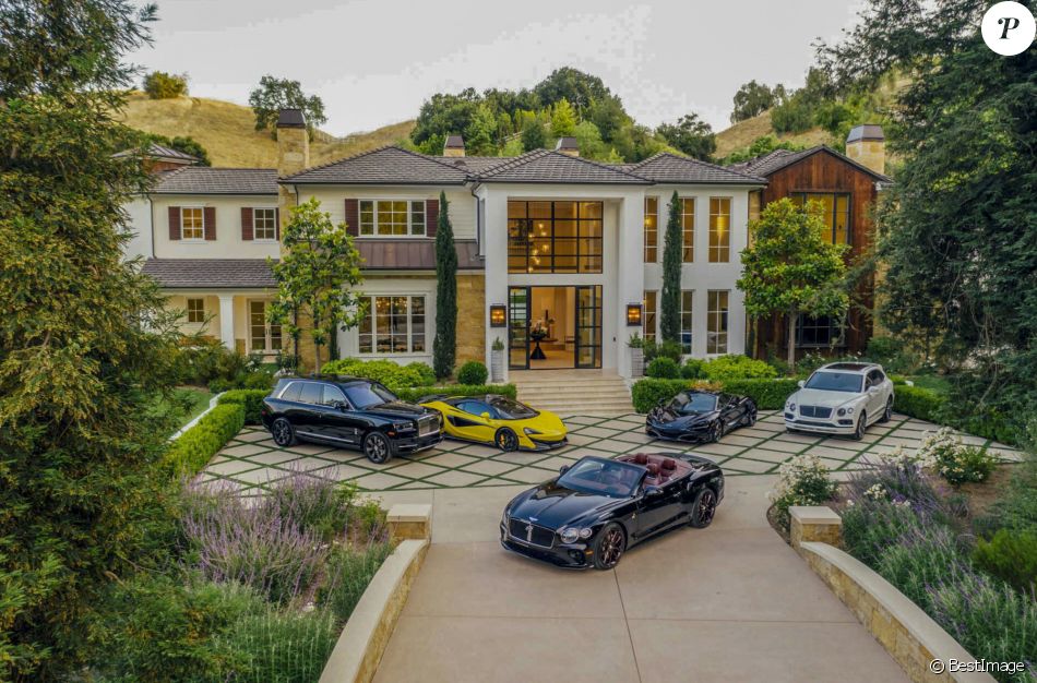 Madonna vient d'acheter au chanteur The Weeknd un magnifique manoir à Hidden Hills, en Californie.