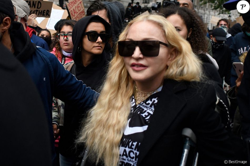 Madonna participe à une manifestation à Londres lors du mouvement Black Lives Matter rally en hommage à George Floyd et contre les violences policières.