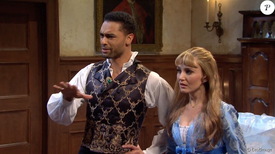Regé-Jean Page parodie la série "Bridgerton" dans l'émission "Saturday Night Live", février 2021.