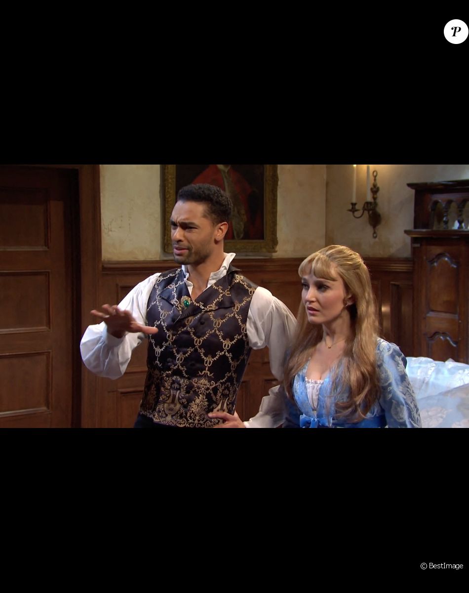 Regé-Jean Page parodie la série "Bridgerton" dans l'émission "Saturday Night Live", février 2021.