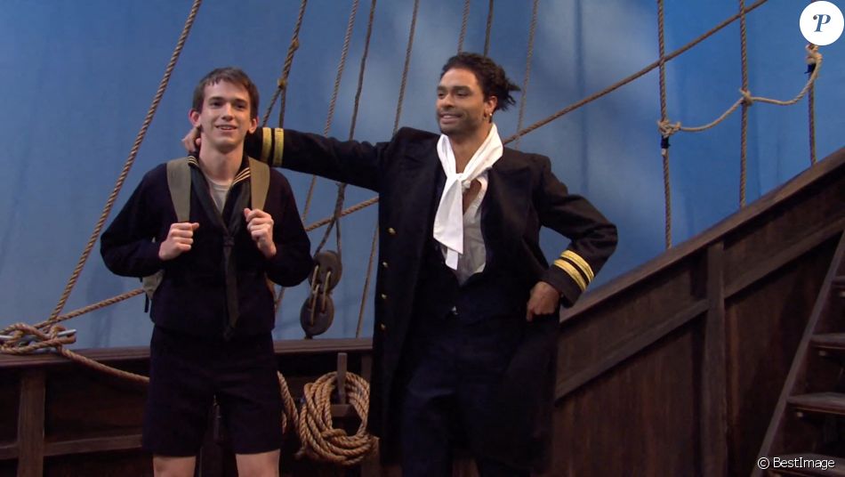Regé-Jean Page parodie la série "Bridgerton" dans l'émission "Saturday Night Live", février 2021.
