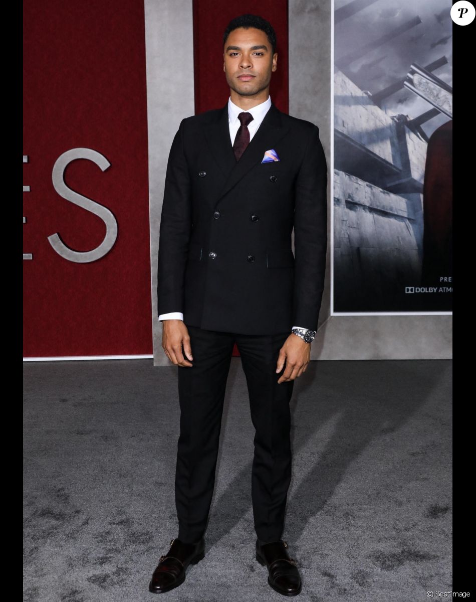 Rege-Jean Page à la première de "Mortal Engines" au Regency Village Theatre à Los Angeles, le 5 décembre 2018.