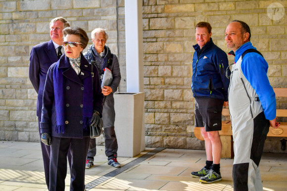 La princesse Anne lors d'une visite au Royal Yacht Squadron au château de Cowes, Royaume-Uni, le 14 avril 2021.