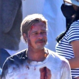 Exclusif - Brad Pitt sur le tournage du film "Bullet Train'' à Los Angeles, le 4 mars 2021.