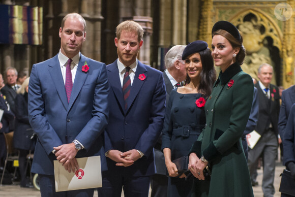 Le prince William, duc de Cambridge, le prince Harry, duc de Sussex et Meghan Markle (enceinte), duchesse de Sussex, Kate Catherine Middleton, duchesse de Cambridge - La famille royale d'Angleterre lors du service commémoratif en l'abbaye de Westminster pour le centenaire de la fin de la Première Guerre Mondiale à Londres.