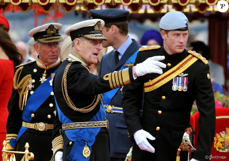 Le prince Charles, le prince Philip, le prince William et le prince Harry lors du jubilé de diamant de la reine Elizabeth à Londres en 2012.