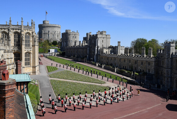 Atmosphère avant les funérailles du prince Philip, duc d'Edimbourg à la chapelle Saint-Georges du château de Windsor, le 17 avril 2021.