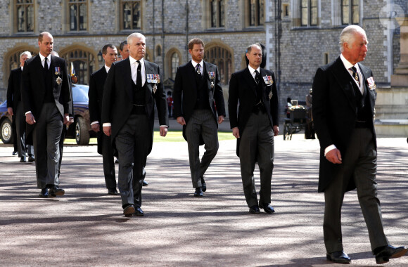 Le prince Charles, le prince Andrew et le prince Edward, le prince William, Peter Phillips et le prince Harry - Obsèques du prince Philip au château de Windsor, samedi 17 avril 2021.