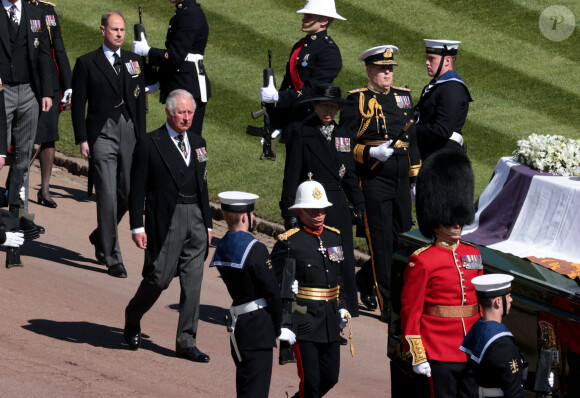 Le prince Charles, prince de Galles, le prince Edward, comte de Wessex - Arrivées aux funérailles du prince Philip, duc d'Edimbourg à la chapelle Saint-Georges du château de Windsor, le 17 avril 2021.
