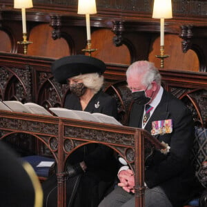 Le prince Charles, prince de Galles, et Camilla Parker Bowles, duchesse de Cornouailles, - Funérailles du prince Philip, duc d'Edimbourg à la chapelle Saint-Georges du château de Windsor, Royaume Uni, le 17 avril 2021. 