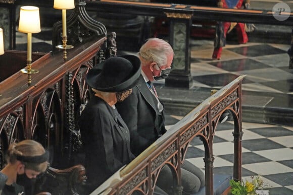 Le prince Charles, prince de Galles, et Camilla Parker Bowles, duchesse de Cornouailles, - Funérailles du prince Philip, duc d'Edimbourg à la chapelle Saint-Georges du château de Windsor, Royaume Uni, le 17 avril 2021. 