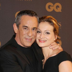 Thierry Ardisson et sa femme Audrey Crespo-Mara - Photocall de la cérémonie des "GQ 2015, Les Hommes de l'Année" au Shangri-La Hotel à Paris, le 25 janvier 2016. © Denis Guignebourg/Bestimage