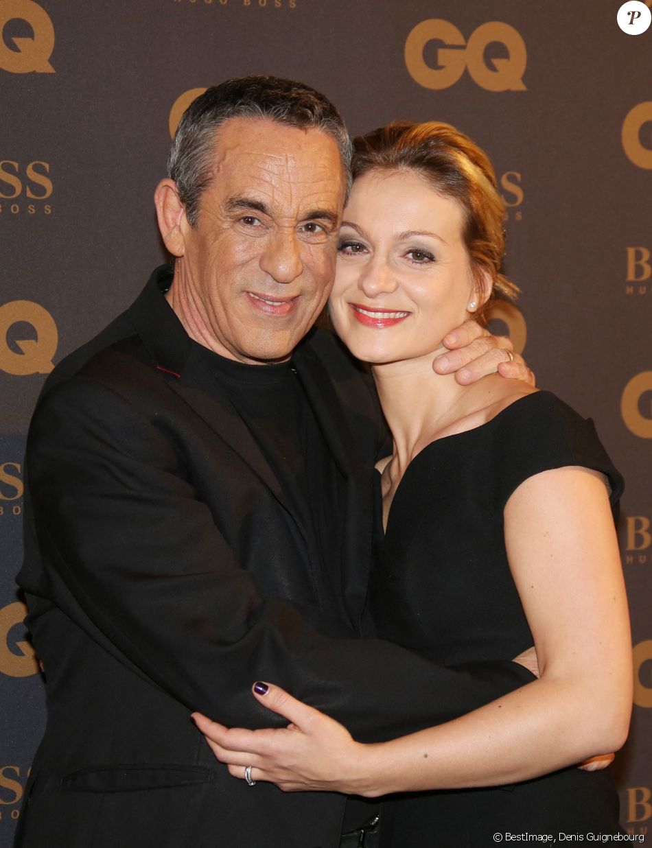 Thierry Ardisson et sa femme Audrey Crespo-Mara - Photocall de la cérémonie des "GQ 2015, Les Hommes de l'Année" au Shangri-La Hotel à Paris, le 25 janvier 2016. © Denis Guignebourg/Bestimage