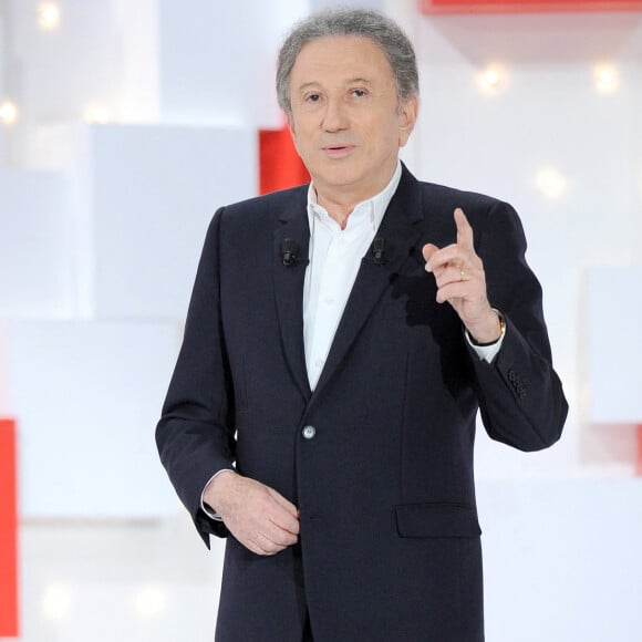 Exclusif - Michel Drucker - Enregistrement de l'émission "Vivement Dimanche" au studio Gabriel à Paris. © Guillaume Gaffiot/Bestimage