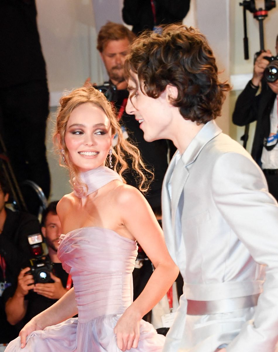 Lily-Rose Depp et Timothée Chalamet sur le tapis rouge du film "The King" lors du 76e festival international du film de Venise. Le 2 septembre 2019. © Future-Image via ZUMA Press/Bestimage