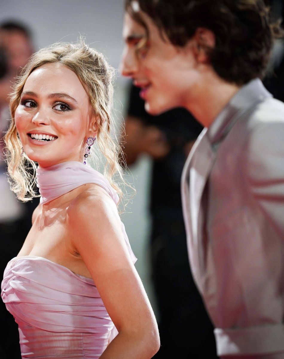 Lily-Rose Depp et Timothée Chalamet se fréquentent à nouveau. Ils ont récemment été surpris en pleine séance shopping à New York. © Imago / Panoramic / Bestimage