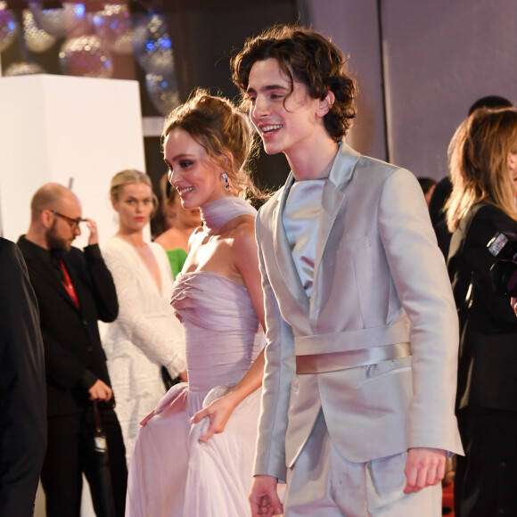 Lily-Rose Depp et Timothée Chalamet sur le tapis rouge du film "The King" lors du 76e festival international du film de Venise. Le 2 septembre 2019. © Future-Image via ZUMA Press/Bestimage