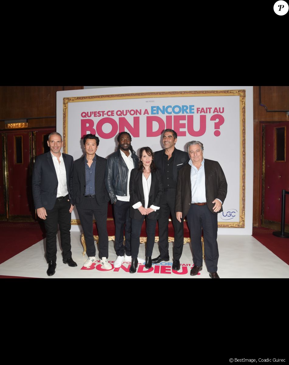 Medi Sadoun, Frédéric Chau, Noom Diawara, Chantal Lauby, Ary Abittan et Christian Clavier - Avant-première du film "Qu'est-ce qu'on a encore fait au Bon Dieu ?" au cinéma Le Grand Rex © Coadic Guirec/Bestimage